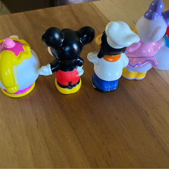 6 Fisher Price Disney Snowman Mickey Goofy Olaf Daisy Ms Potts Figurine Toys - Picture 7 of 12